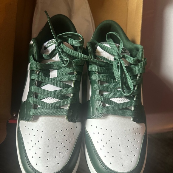 Dunks - Picture 3 of 4